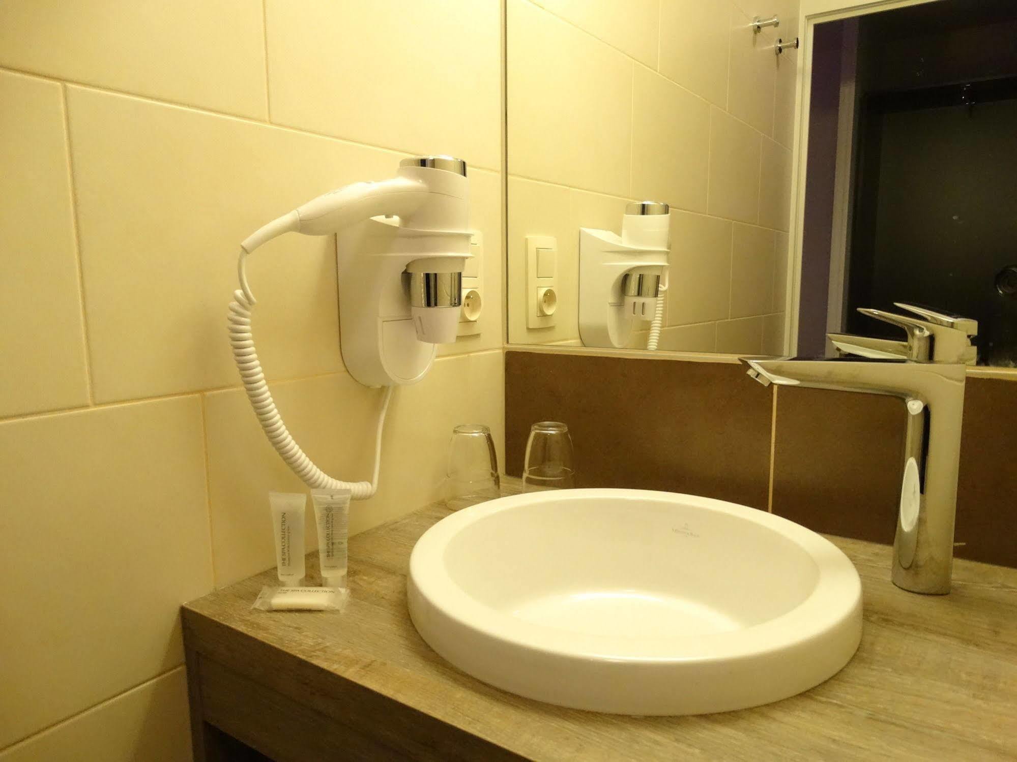 Hotel Kristoffel - Ontbijt Inbegrepen 3*